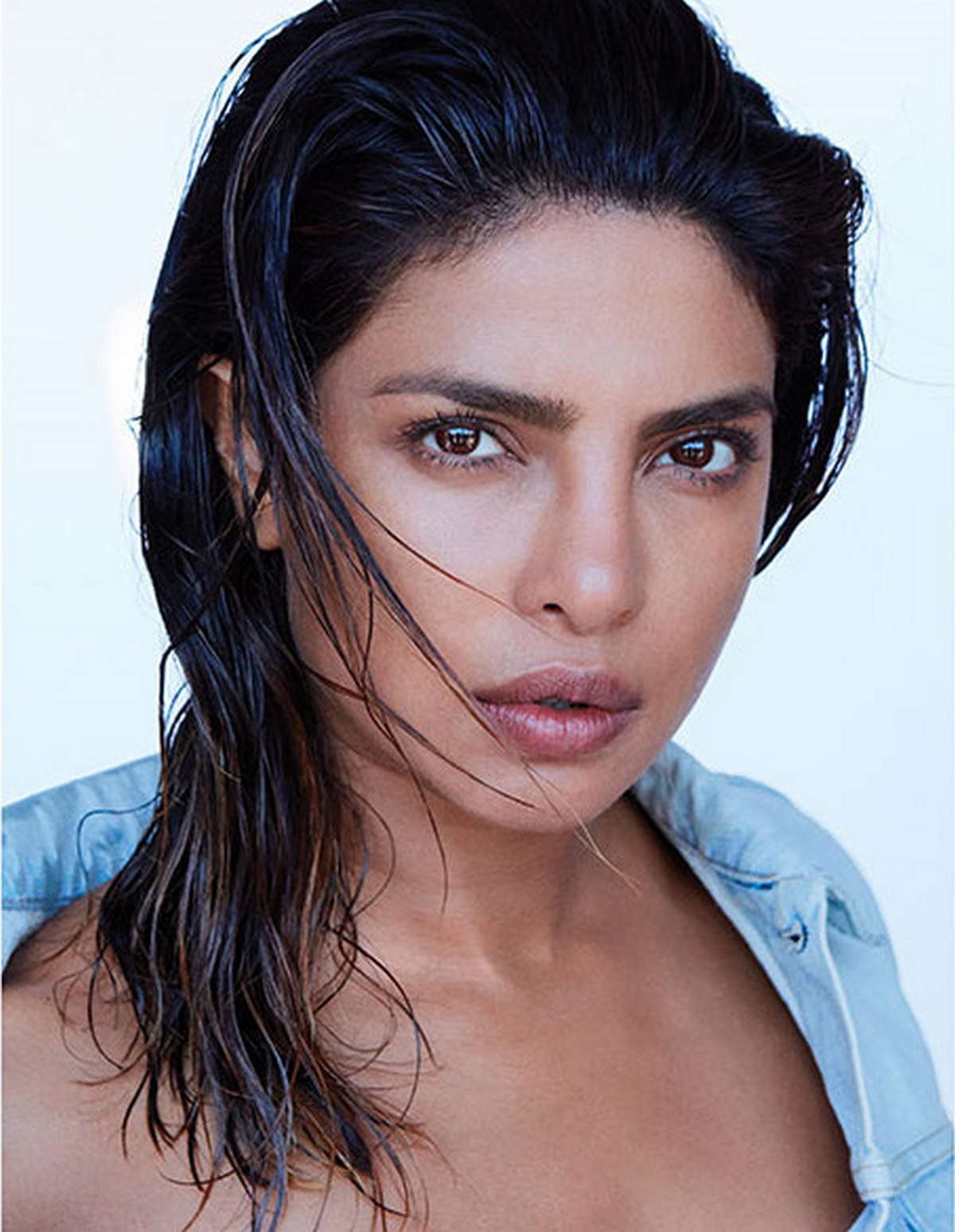 Priyanka Chopra en Allure - No Es País Para Cinéfilos