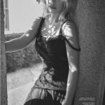 Emilia-Clarke-in-Elle-Magazine-Portugal-March-2019-04